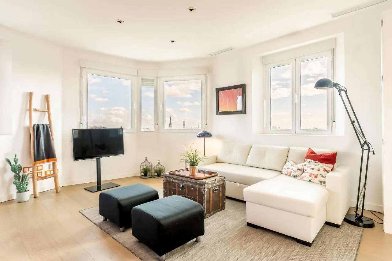 Penthouse Lovely Studio - Space Maison Apartments Sevilla 0*,  España